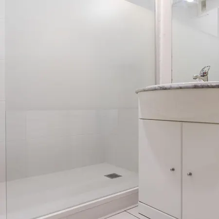 Calme Proche Avec Terrasse Sud, Parking Securise Et Equipements Complets - Fr-1-306-909 * 圣布里文莱丝皮恩