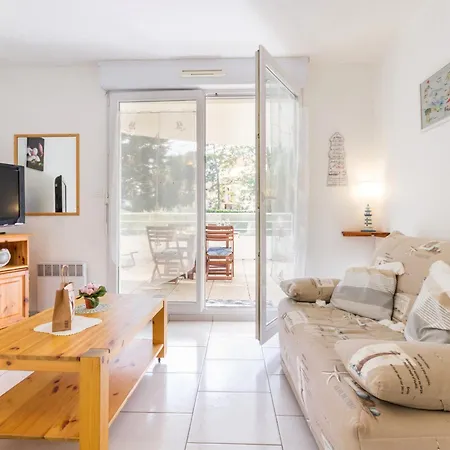 Calme Proche Avec Terrasse Sud, Parking Securise Et Equipements Complets - Fr-1-306-909 סן-ברבן-לה-פן