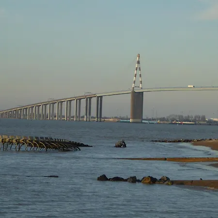 Calme Proche Avec Terrasse Sud, Parking Securise Et Equipements Complets - Fr-1-306-909 圣布里文莱丝皮恩