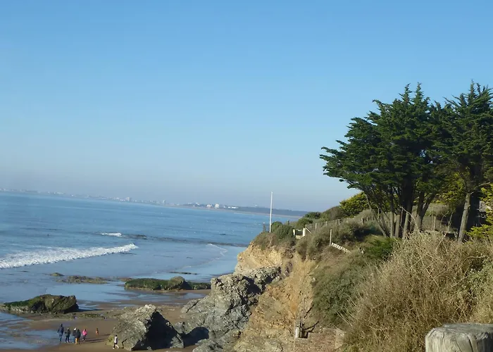 Calme Proche Avec Terrasse Sud, Parking Securise Et Equipements Complets - Fr-1-306-909 סן-ברבן-לה-פן