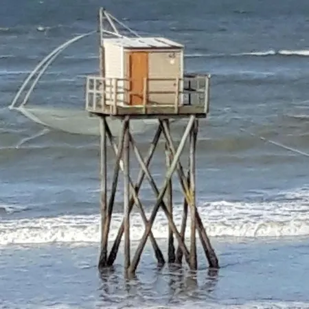 Calme Proche Avec Terrasse Sud, Parking Securise Et Equipements Complets - Fr-1-306-909