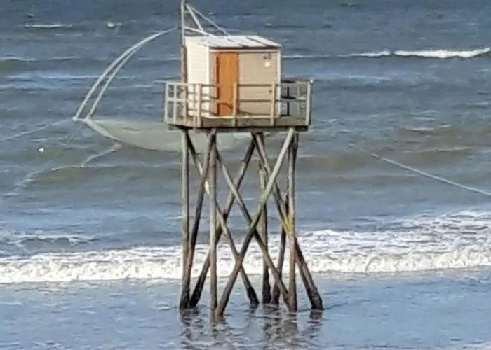 Calme Proche Avec Terrasse Sud, Parking Securise Et Equipements Complets - Fr-1-306-909