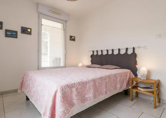 Calme Proche Avec Terrasse Sud, Parking Securise Et Equipements Complets - Fr-1-306-909 Apartman